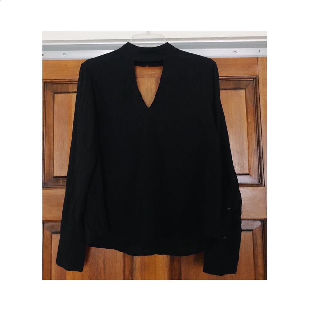 Long Sleeved Key Hole Top